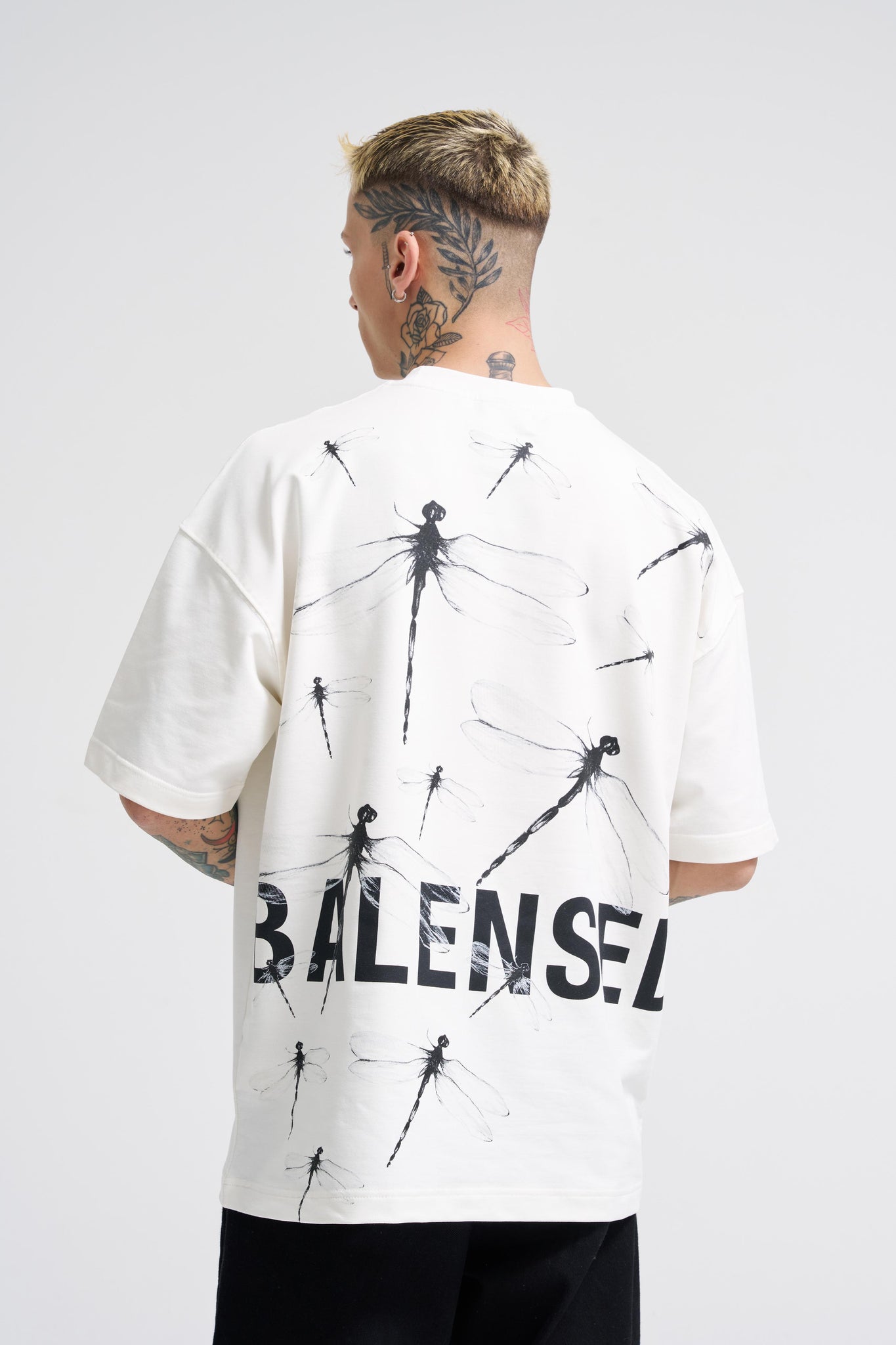 Balensed Minimalist Dragonfly Oversized T-Shirt - Unisex Streetwear Tee